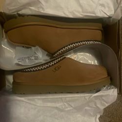 Size 9 Womens tasman ugg shoes