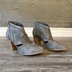 Buckle Very G Gray Cut Out Booties Heel sz 11