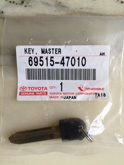 OEM Toyota Key Blank 69515-47010 GENUINE TOYOTA PARTS