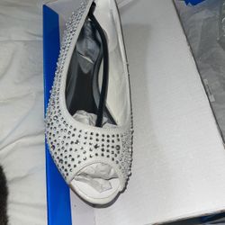Brand New In Box Perfect For Women White Shoes Size 7