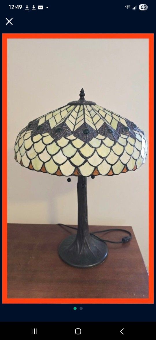 Lovely TIFFANY STYLE lamp