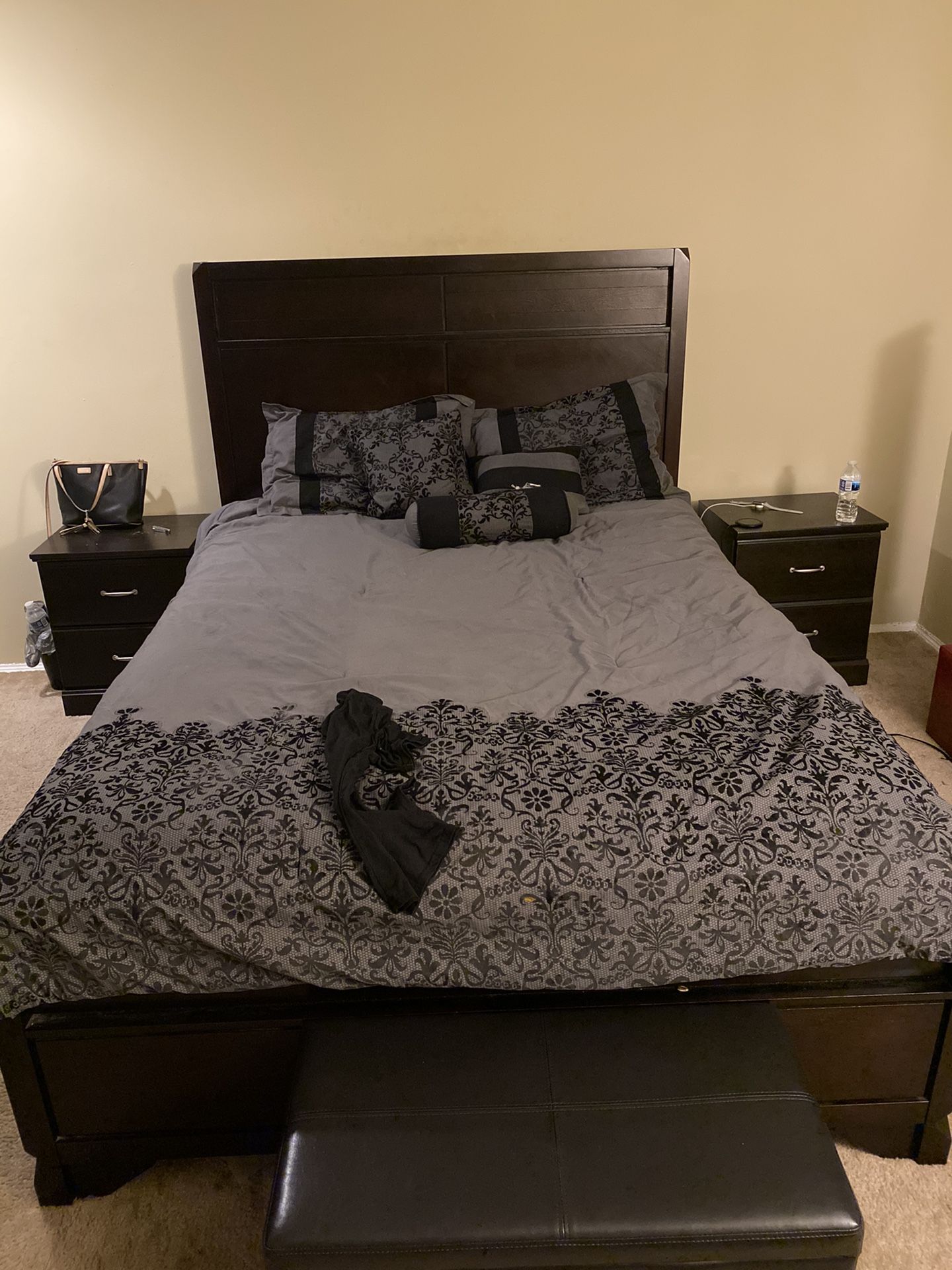 Espresso / Brown Queen Size Bed Room Set