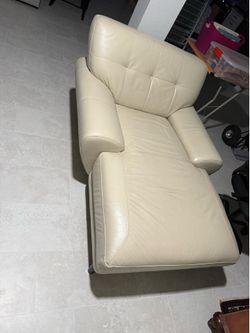 Genuine Leather Chase Lounge