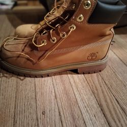 Women's Timberlands Size 8