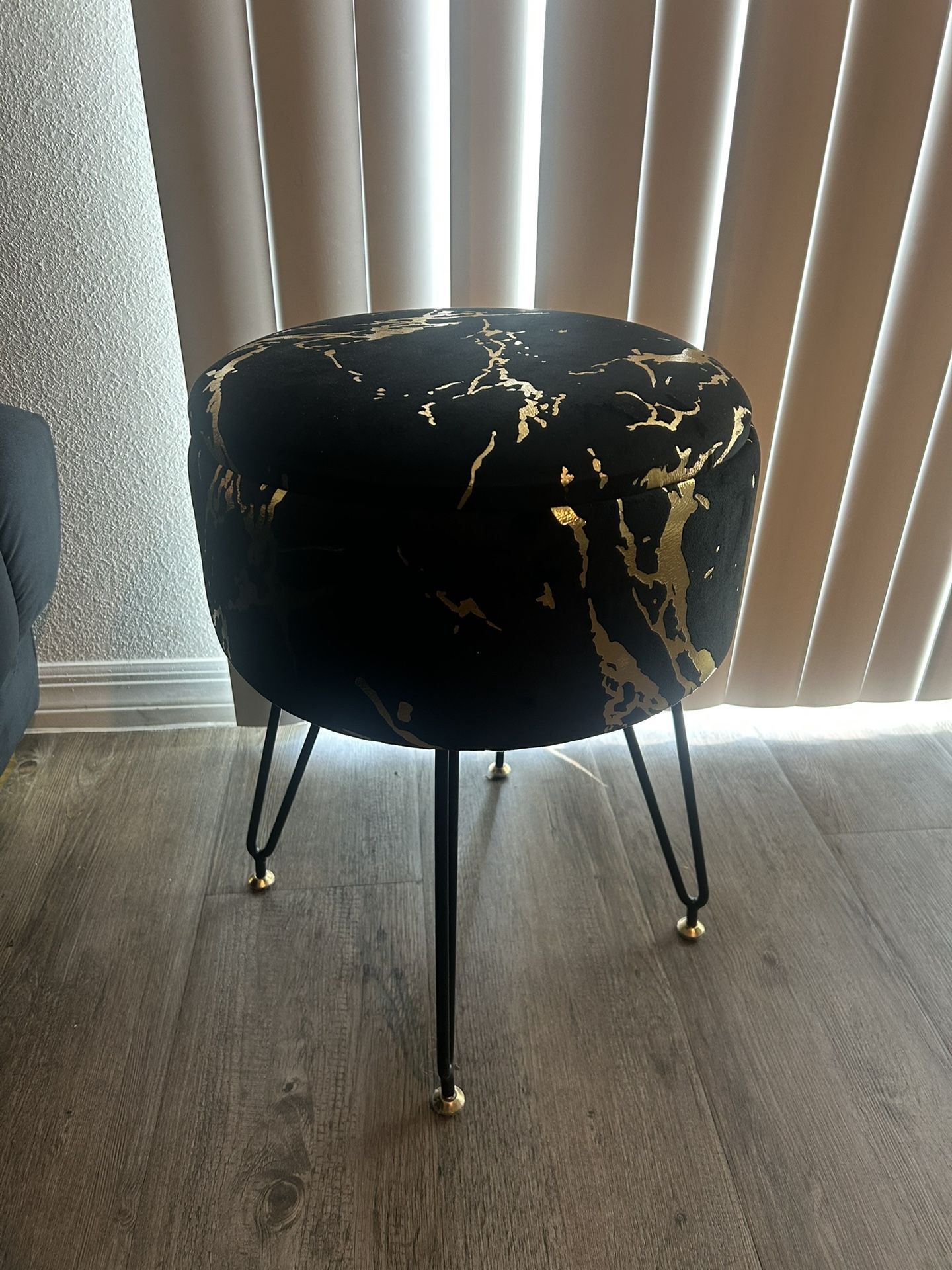 Storage chair