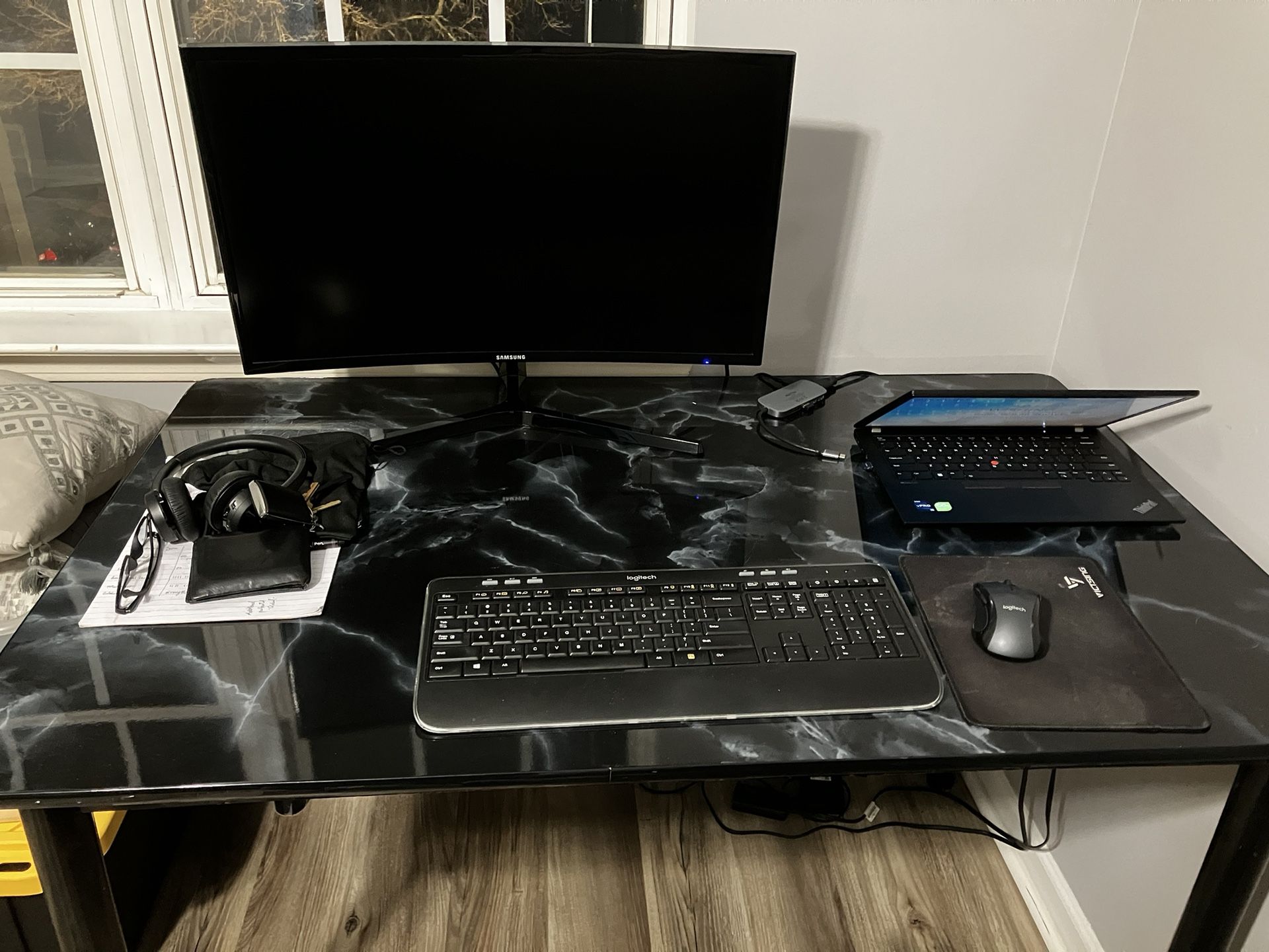 Samsung 27” Curved Display Monitor