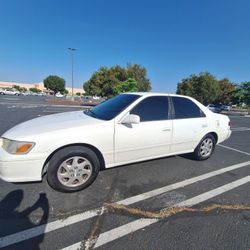 2000 TOYOTA CAMRY LE