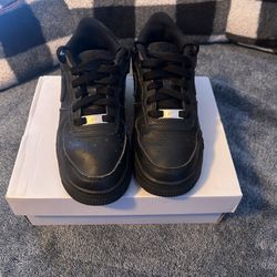 Black Nike Air Force 1s 