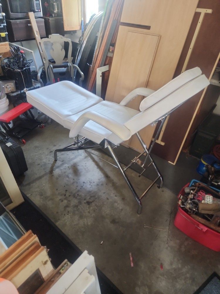 Facial Spa Chair / Tattoo Chair