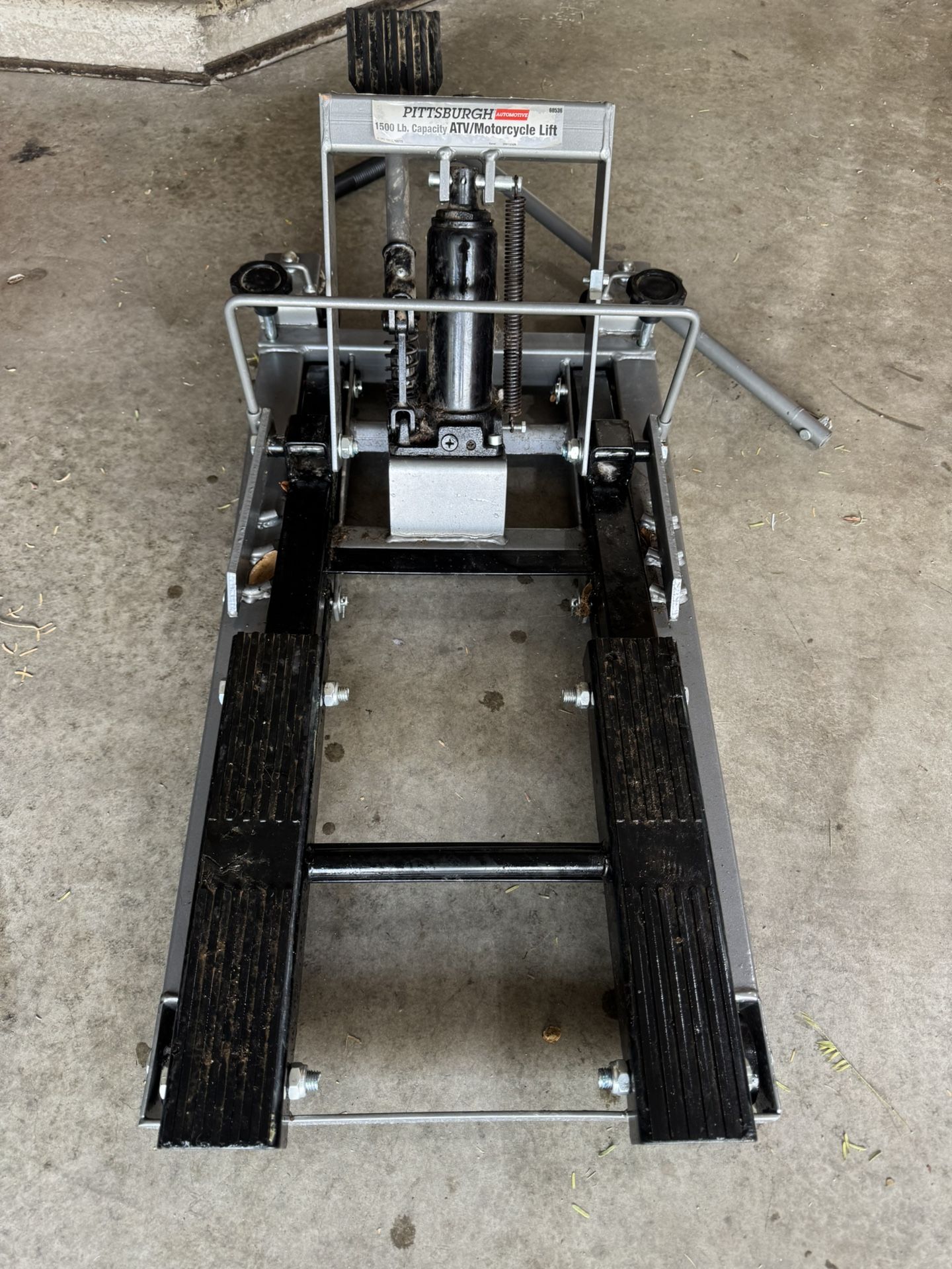 PITTSBURGH 1500 lb. Steel ATV/Motorcycle Lift