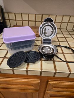 Mini waffle maker