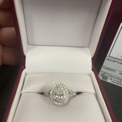Ladies Diamond Engagement Ring