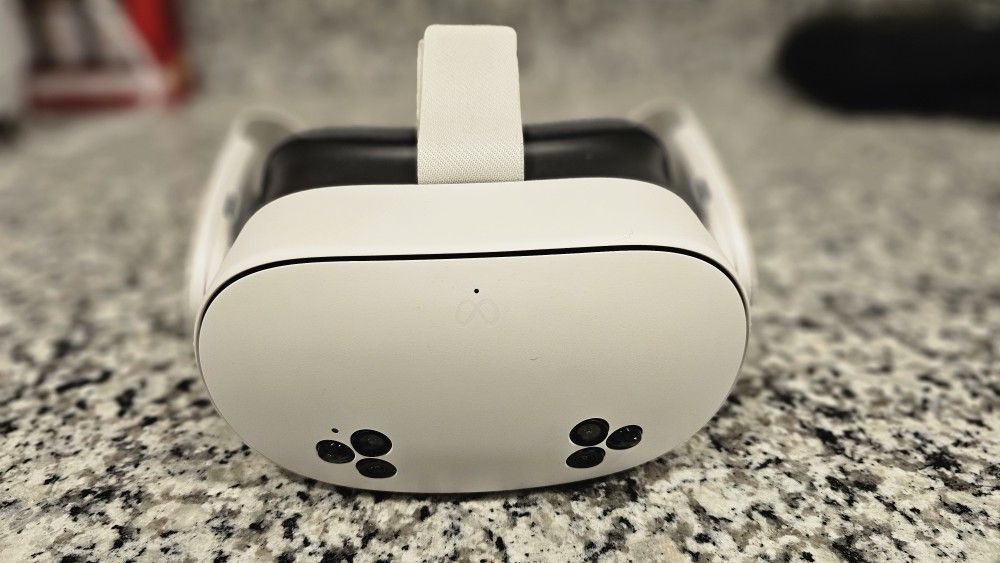 Quest 3S - Headset and packaging ONLY