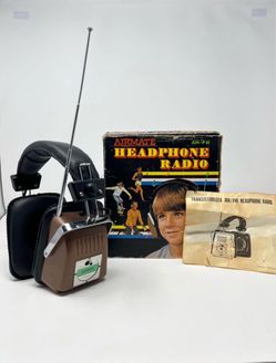 Airmate AM/FM Transistor Headphone Radio Vintage