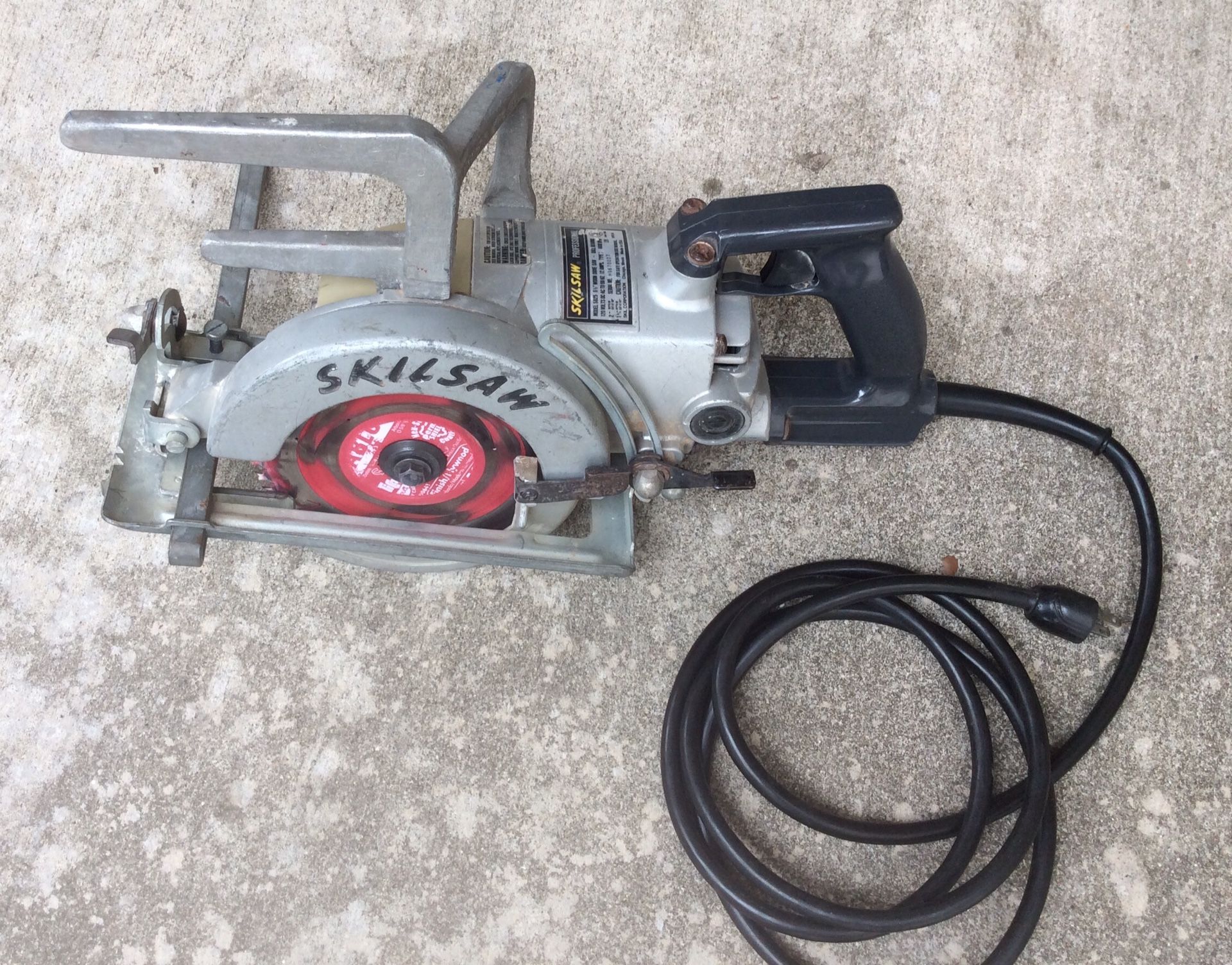 Skilsaw Circular Saw