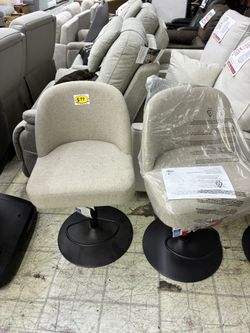 Bayside Gas-Lift Bar Stool
