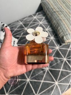 Daisy Marc Jacobs perfume