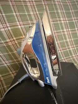 Shark Lightweight Professional Steam Iron