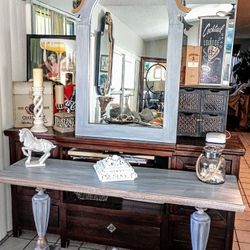Elegantly Coastal Chic Console table -$280 And Vintage Mirror-Gorgeous coastal refinished Entryway Console table with elegant curves and mouldings