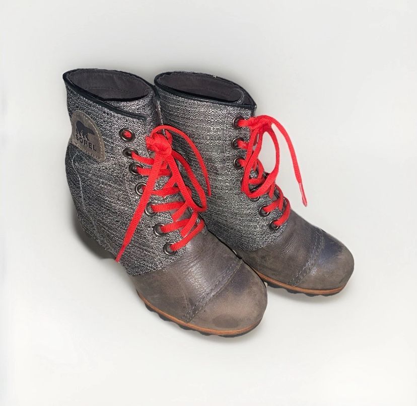 Size 8 Gray Sorel Wedge Boot Red Laces Joan Of Arc Leather Ankle High