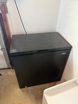 Arctic King Chest Freezer