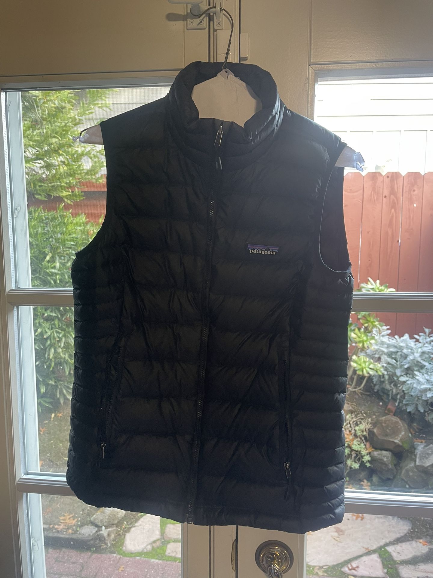 Patagonia Down Vest - Women Small