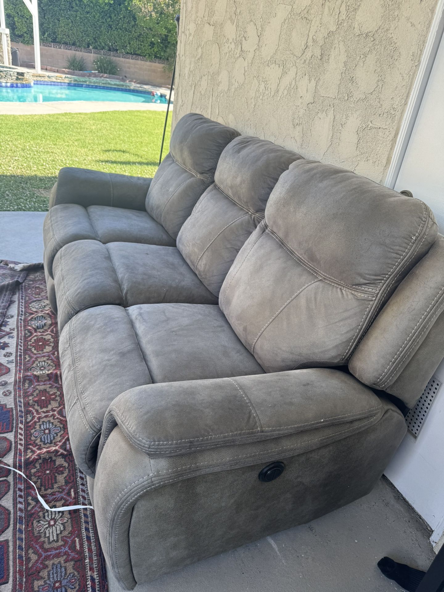 Reclining Sofas 