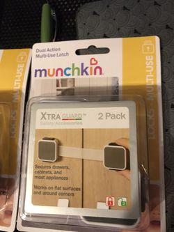 munchkin Dual Action Multi -Use Latch