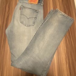 Levi’s Size 32x36                                   H