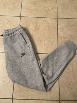 Nike tech sweats SMALL