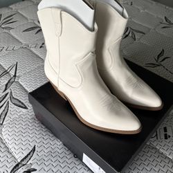 Size 8.5 Women’s boots