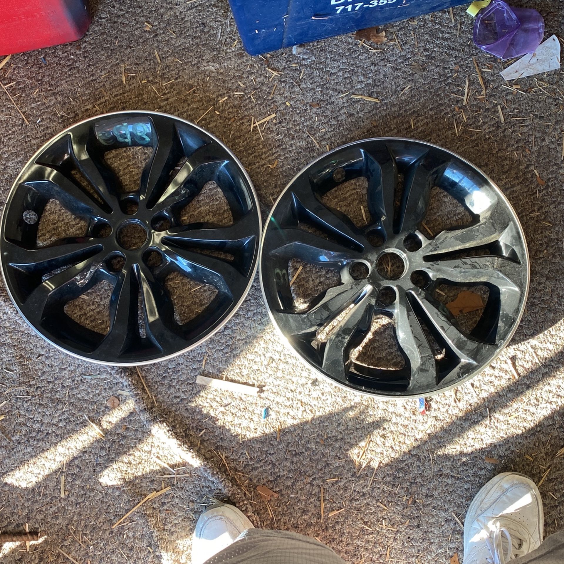 Black wheel covers for Chevrolet Cruz