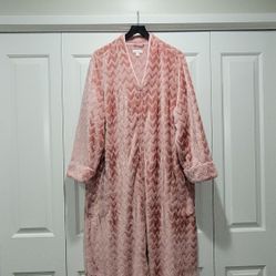 Luxurious Plus Size 3X Super Soft Full Zip Cozy Robe w/ Pockets Excellent Condition Price Is Firm Cash Only 