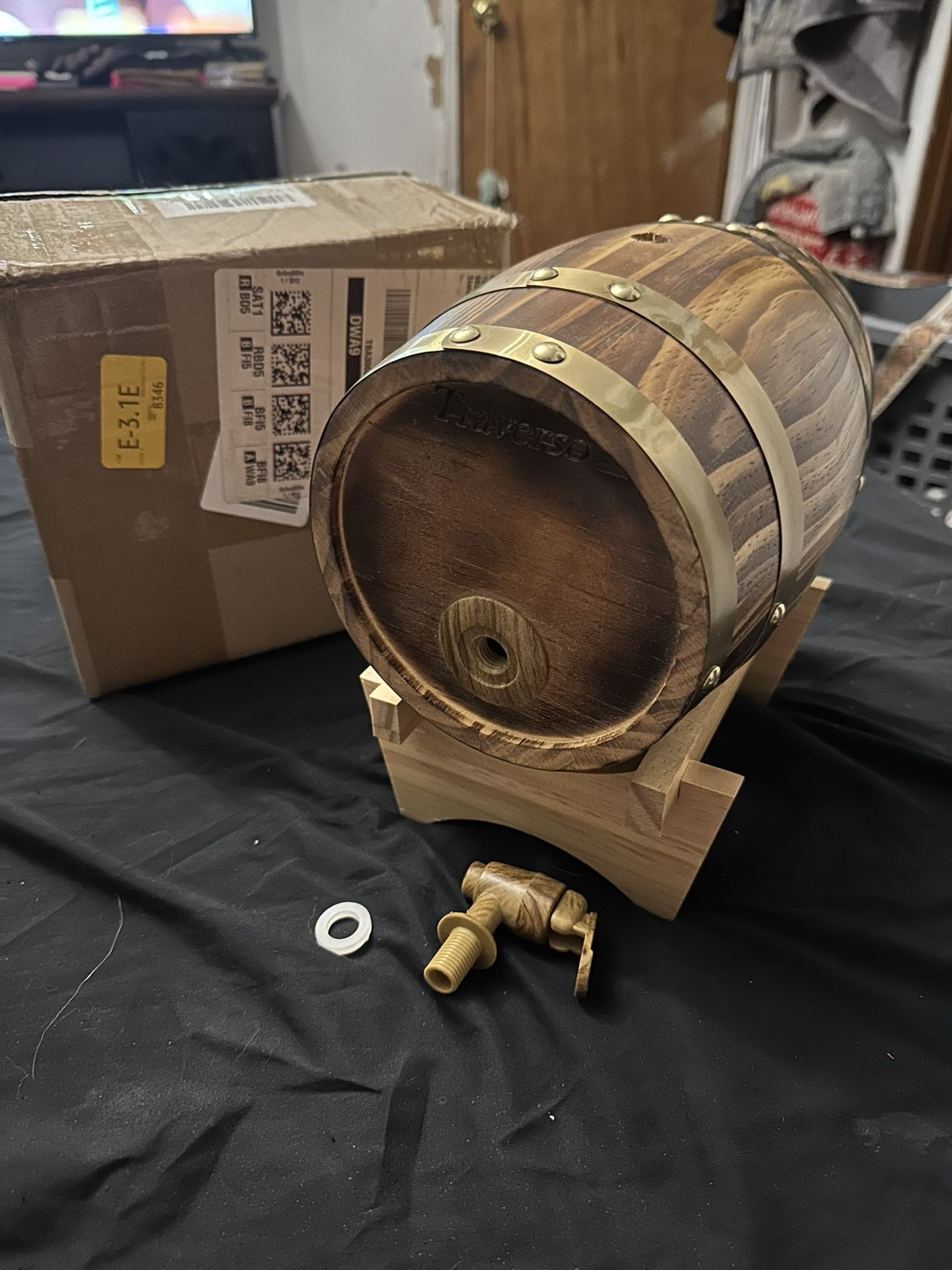 1.5L Decor Wine Barrel With Stand And Smoked Oak Chips