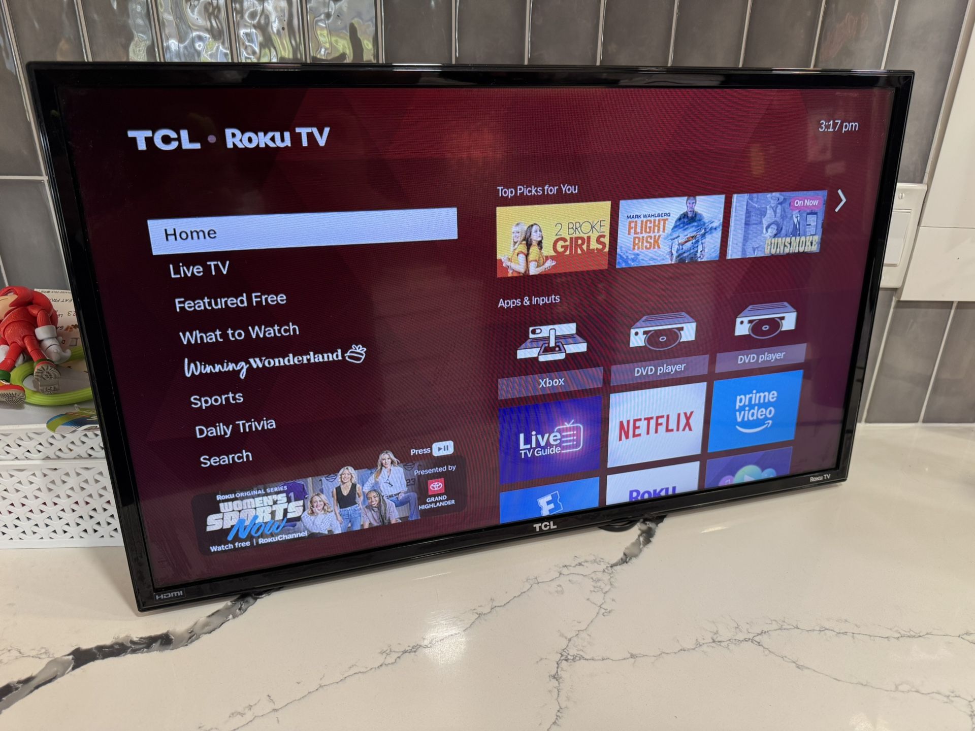 32” TCL Roku TV w/Remote - No Legs