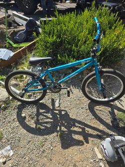 20" Mongoose Fling Freestyle Bike