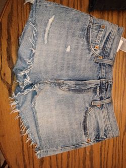 Woman's levis 501 shorts