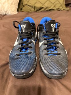 Nike Kobe Low-Top Basketball Sneakers