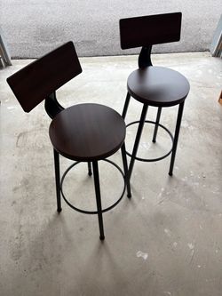 2 Barstools