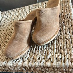 Ugg Abbie 5772 Chestnut Suede Sheepskin Slip On Mule Clogs