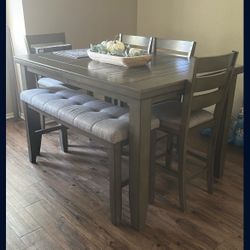 Living Spaces Dinning Table 