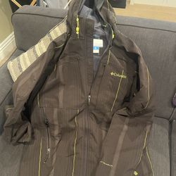 Men’s Ski Jacket Size L   Columbia 