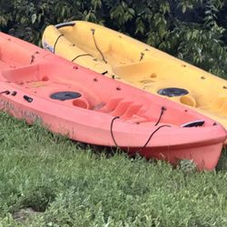 2 Kayaks - Ocean Kayak Scrambler 11 Foot Kayaks + Paddles (Pickup Escondido)