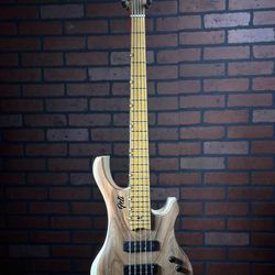 FETI guitars  bass BOIKO  5 SNRINGS