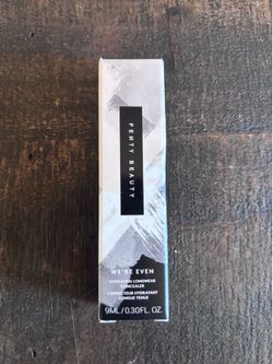 NIP-WE'RE EVEN HYDRATING LONGWEAR CONCEALER 210W