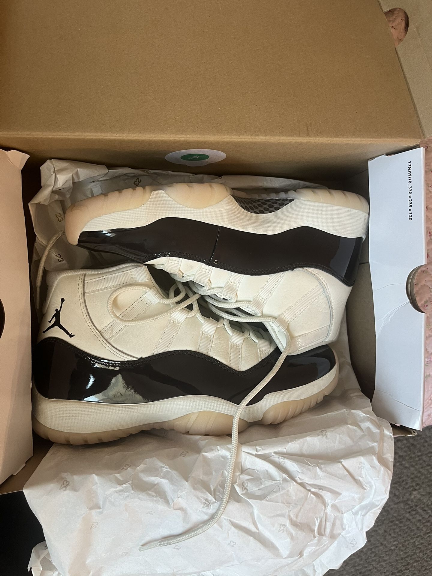 retro jordan 11s (neapolitan)