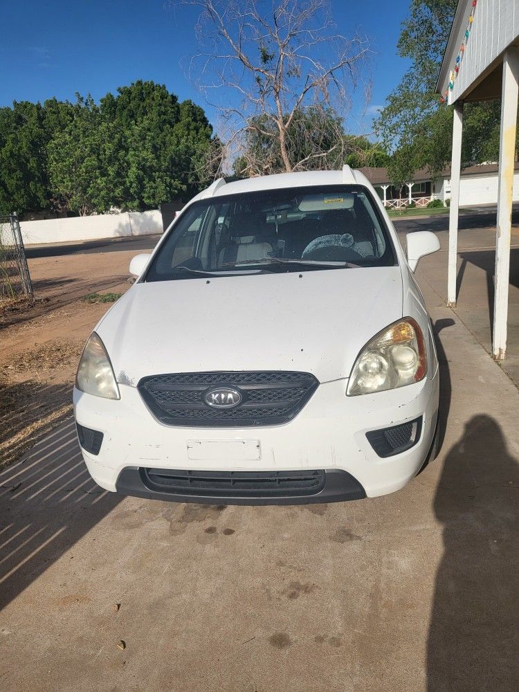 2007 KIA Rondo