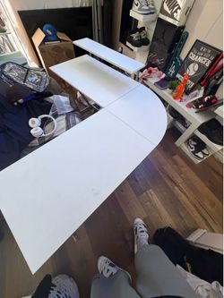 White corner desk