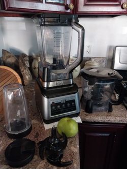 NINJA BLENDER NEW IN OPEN BOX
