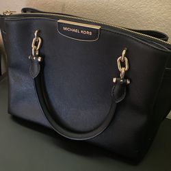 Michael Kors Savannah Medium Satchel